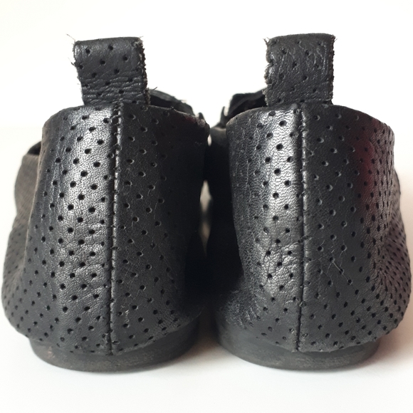 Hibou Leather Perforated High Cut Round Flat Shoe - Picture 5 of 13